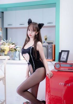 《年轻的阿姨》_HDBD在线观看